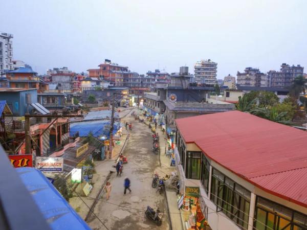 Paila Hostel Lakeside : photo 4 de la chambre chambre double deluxe avec balcon