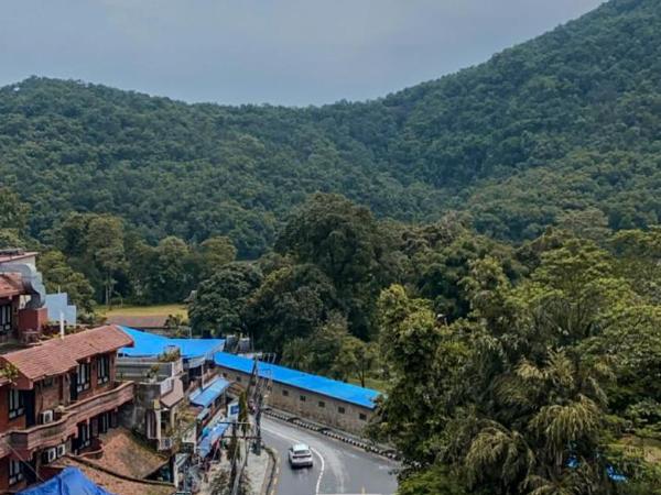 Paila Hostel Lakeside : photo 3 de la chambre chambre double deluxe avec balcon