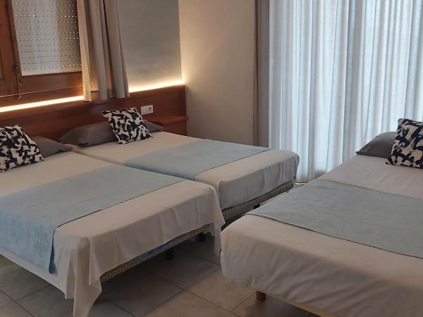 Hotel Bonsol : photo 1 de la chambre chambre triple avec terrasse