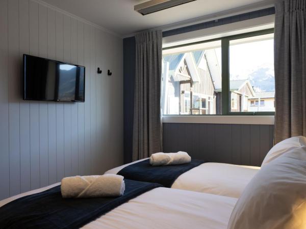Haka House Wanaka : photo 2 de la chambre chambre lits jumeaux avec salle de bains privative