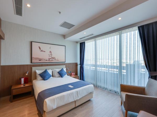 Ramada by Wyndham Istanbul Old City : photo 2 de la chambre chambre lit king-size exécutive avec terrasse - non-fumeurs