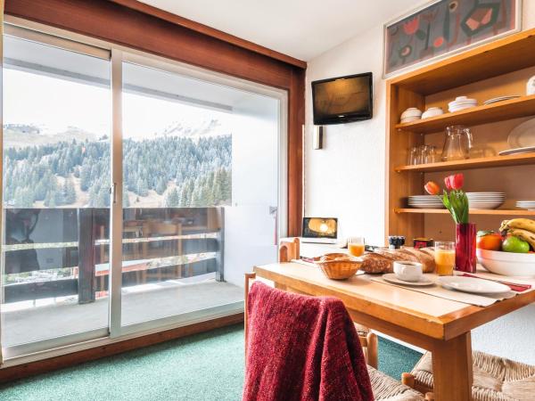 Résidence Pierre & Vacances Les Bleuets : photo 2 de la chambre studio (3 personnes)