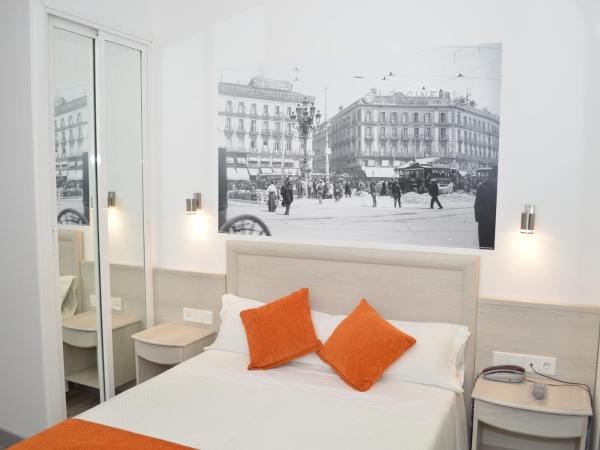 Hostal San Lorenzo : photo 8 de la chambre chambre double ou lits jumeaux