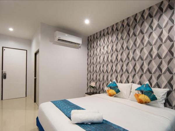 Chanakarn Pool Access Rawai : photo 7 de la chambre chambre double ou lits jumeaux supérieure - vue sur piscine