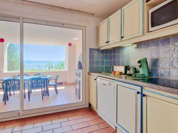 Résidence Pierre & Vacances Louis Lumière : photo 2 de la chambre studio with sleeping alcove (6 people) - sea view