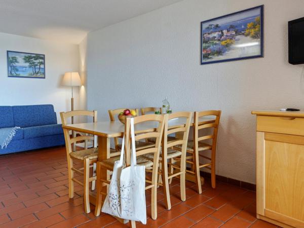 Résidence Pierre & Vacances Louis Lumière : photo 3 de la chambre studio with sleeping alcove (6 people) - sea view