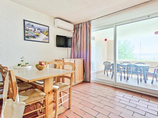 Résidence Pierre & Vacances Louis Lumière : photo 1 de la chambre studio with sleeping alcove (6 people) - sea view