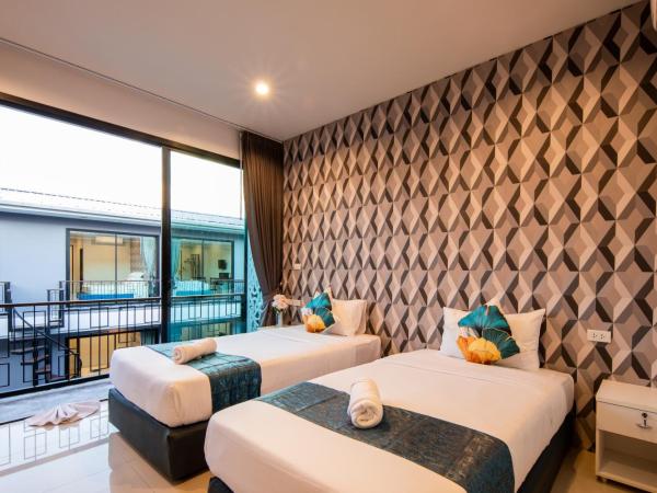 Chanakarn Pool Access Rawai : photo 6 de la chambre chambre double ou lits jumeaux supérieure - vue sur piscine