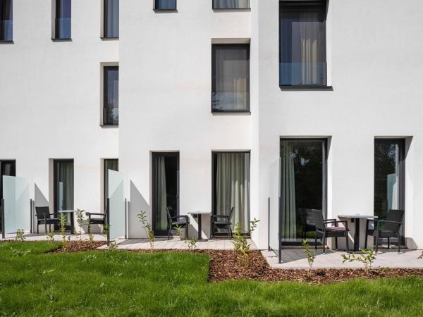 Hotel Golf Prague : photo 5 de la chambre chambre double ou lits jumeaux dépendance avec jardin - bâtiment annexe