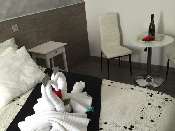 Hostal Meyra : photo 7 de la chambre chambre double supérieure