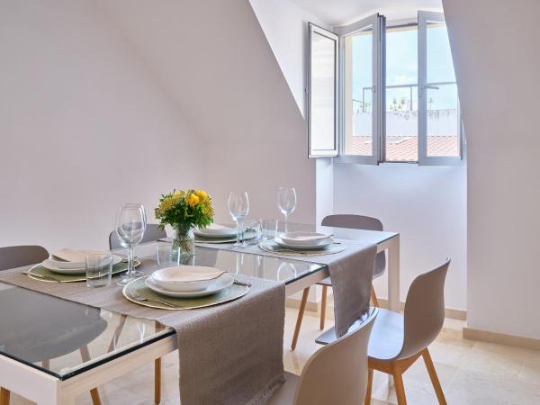 Hotel Rey Alfonso X : photo 2 de la chambre apartment with terrace - penthouse (annex)