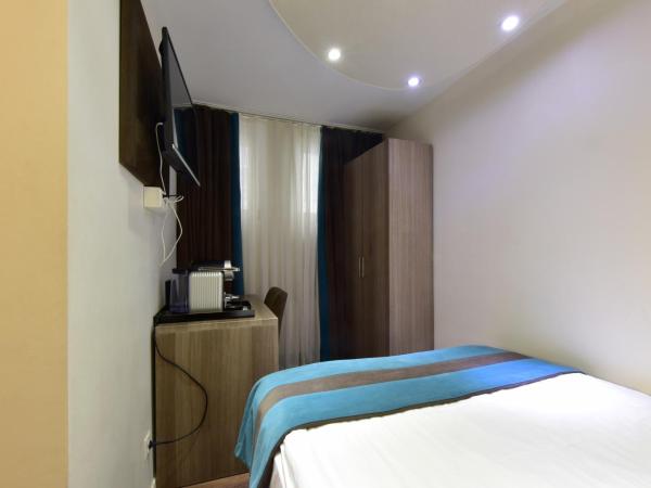 Hotel Rousseau : photo 2 de la chambre chambre simple classique