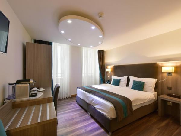 Hotel Rousseau : photo 4 de la chambre chambre triple