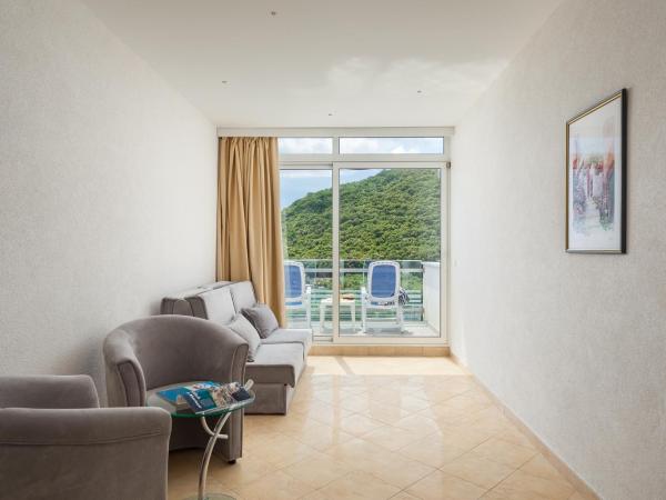 Hotel Hedera - Maslinica Hotels & Resorts : photo 5 de la chambre chambre double avec balcon - vue sur mer