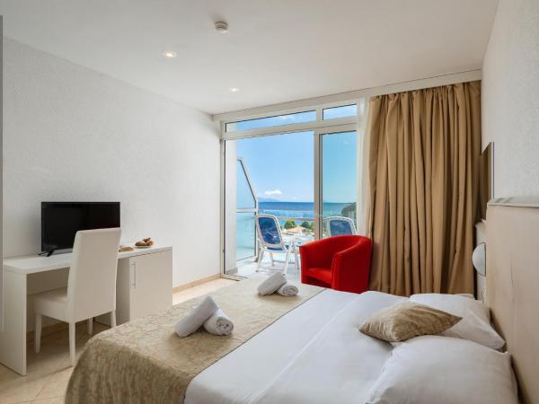 Hotel Hedera - Maslinica Hotels & Resorts : photo 7 de la chambre chambre double avec balcon - vue sur mer