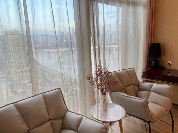 重庆熙岸江景酒店 Chongqing Serenity Riverside Hotel : photo 1 de la chambre river view king room 