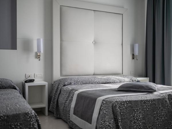 Hotel Europa : photo 1 de la chambre comfort triple room with beach package