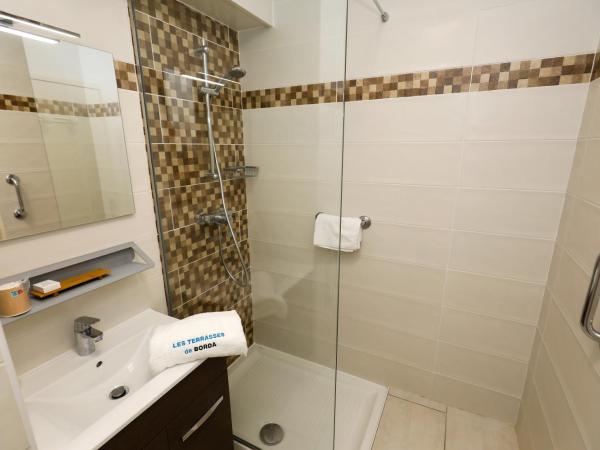 LES TERRASSES DE BORDA*** : photo 8 de la chambre appartement avec balcon