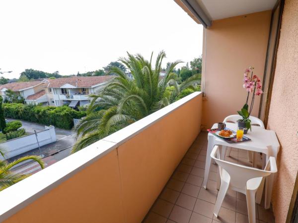 LES TERRASSES DE BORDA*** : photo 7 de la chambre appartement avec balcon