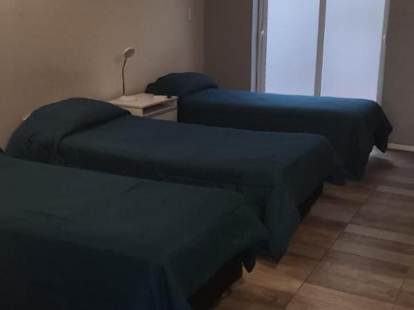 DAKAR HOSTEL : photo 5 de la chambre chambre triple basique