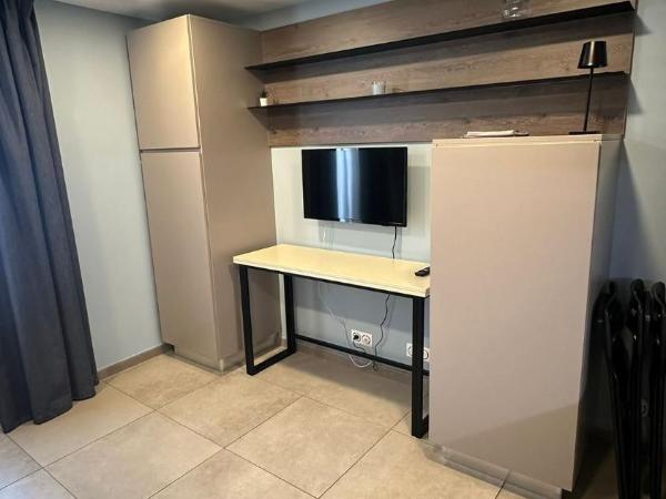 Inter-Résidences auprés Multirésidence de l'Elysée : photo 1 de la chambre appartement
