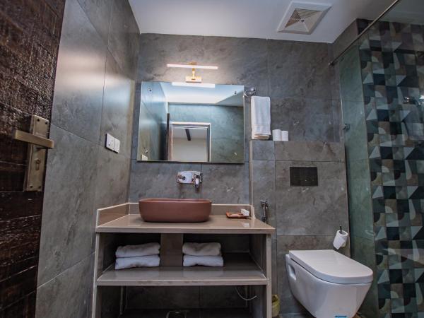 Raniban Retreat : photo 10 de la chambre lake view premium room with jacuzzi