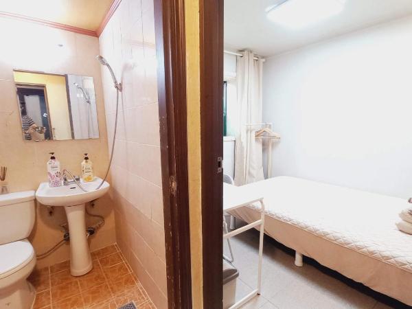 Sujeongjang Inn : photo 5 de la chambre chambre double avec salle de bains privative