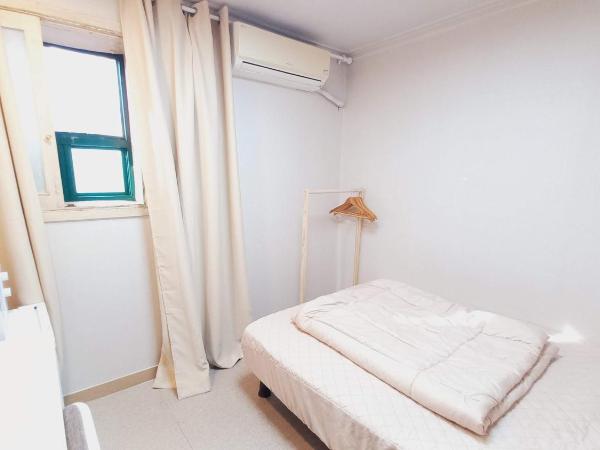 Sujeongjang Inn : photo 1 de la chambre chambre double avec salle de bains privative