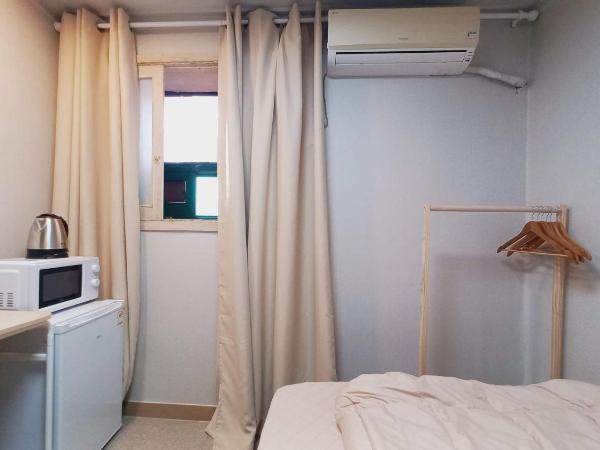 Sujeongjang Inn : photo 8 de la chambre chambre double avec salle de bains privative