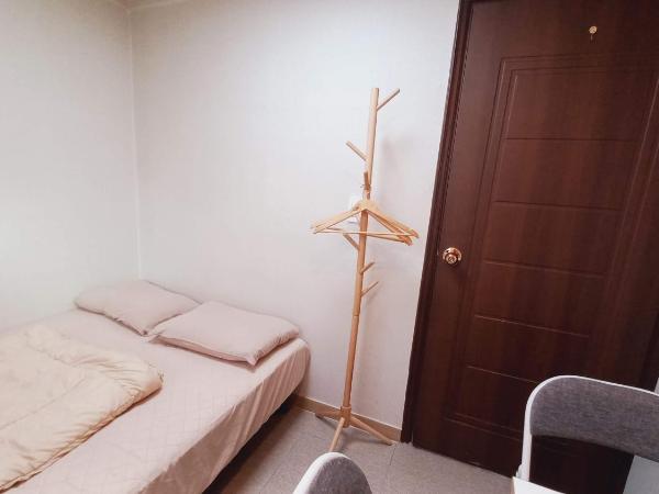 Sujeongjang Inn : photo 10 de la chambre chambre double avec salle de bains privative