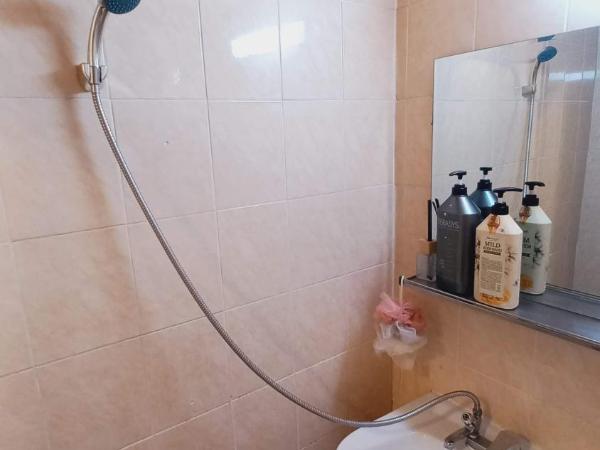 Sujeongjang Inn : photo 7 de la chambre chambre double avec salle de bains privative