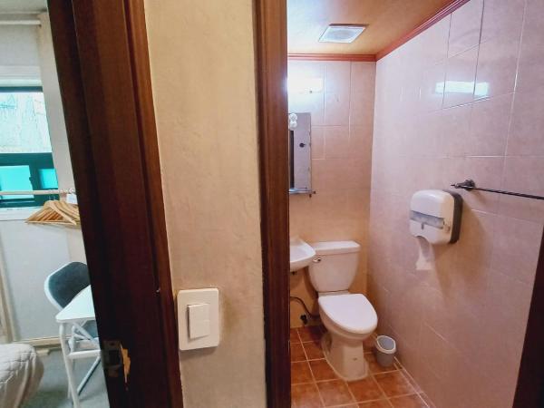 Sujeongjang Inn : photo 4 de la chambre chambre double avec salle de bains privative