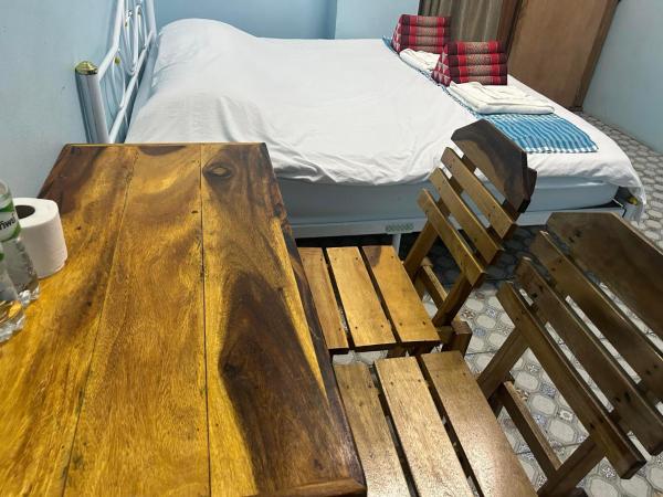 Noot's Bar And Guesthouse : photo 4 de la chambre chambre lit king-size deluxe