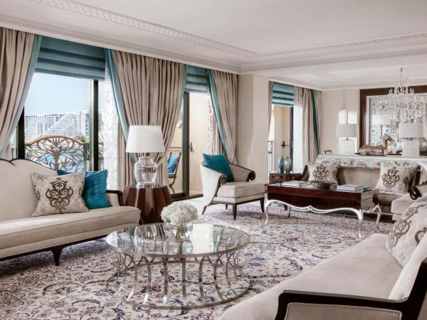 One&Only Royal Mirage Resort Dubai at Jumeirah Beach : photo 3 de la chambre suite royale palace avec accès au parc aquatique