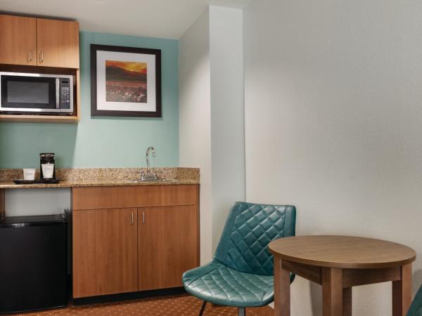 Wingate by Wyndham Louisville East : photo 3 de la chambre suite studio lit king-size - non-fumeurs