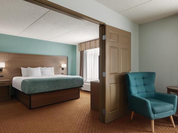 Wingate by Wyndham Louisville East : photo 2 de la chambre suite 1 chambre lit king-size - non-fumeurs