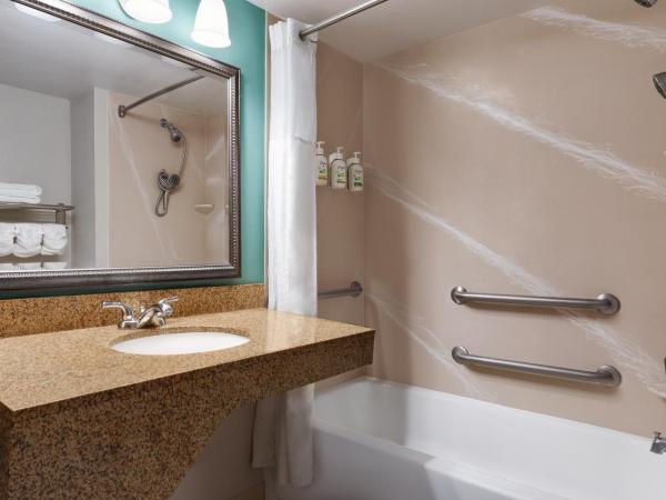 Wingate by Wyndham Louisville East : photo 5 de la chambre chambre lit king-size - accessible aux personnes à mobilité réduite