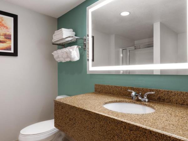 Wingate by Wyndham Louisville East : photo 7 de la chambre suite studio lit king-size - non-fumeurs