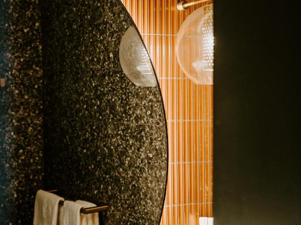 The Motley Hotel : photo 1 de la chambre chambre lit king-size