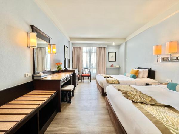 Phuket Merlin Hotel : photo 6 de la chambre chambre deluxe double ou lits jumeaux