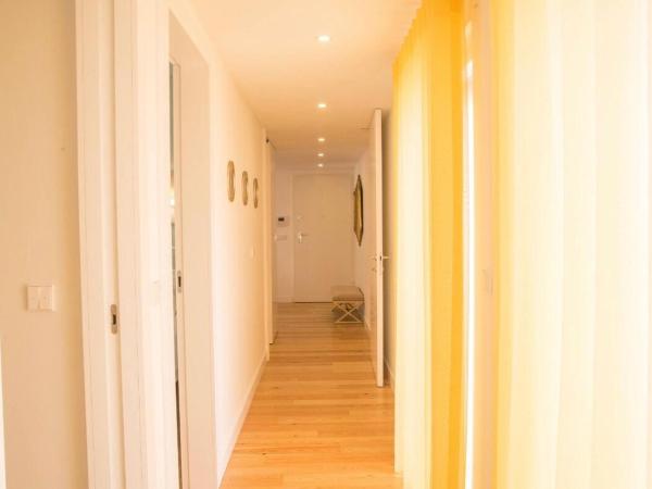 Bright 2 Bedroom Apartment with parking in Lisbon : photo 6 de la chambre appartement