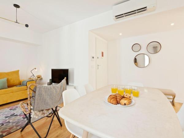Bright 2 Bedroom Apartment with parking in Lisbon : photo 10 de la chambre appartement