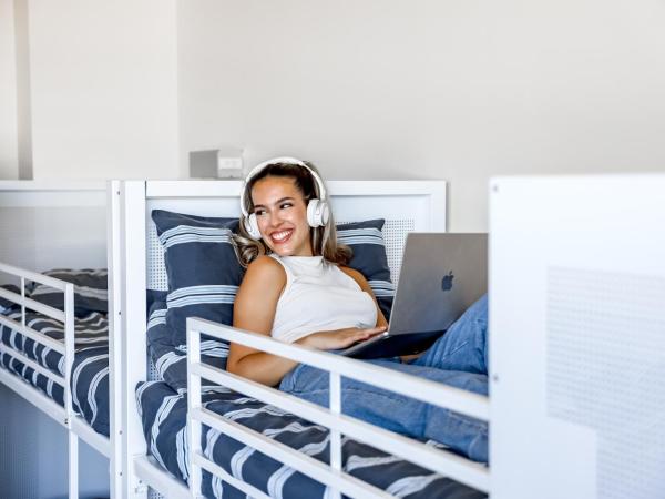 Wake Up! Sydney Central : photo 9 de la chambre lit dans dortoir féminin de 4 lits avec salle de bains commune