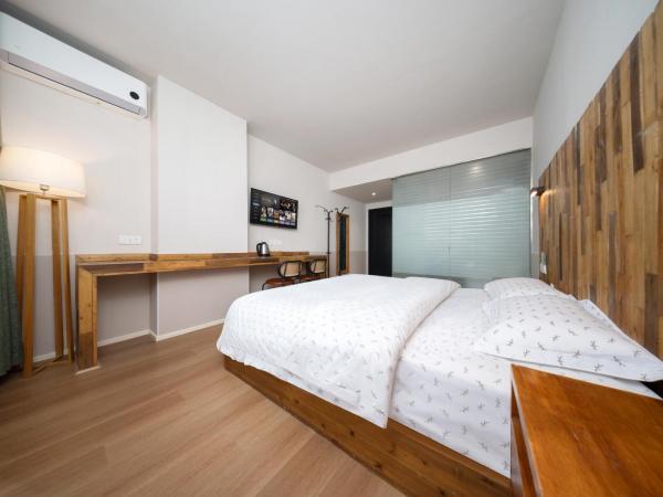 Sonderia Hostel & Bar - Lazybones Hostel : photo 2 de la chambre chambre double standard avec salle de bains privative