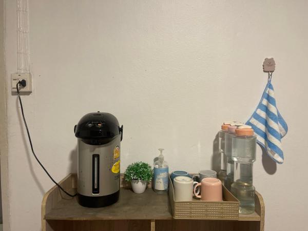 airport house : photo 4 de la chambre chambre double avec salle de bains privative