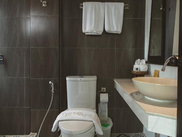 THEE Kashatharn by TH District : photo 3 de la chambre chambre double ou lits jumeaux deluxe avec balcon