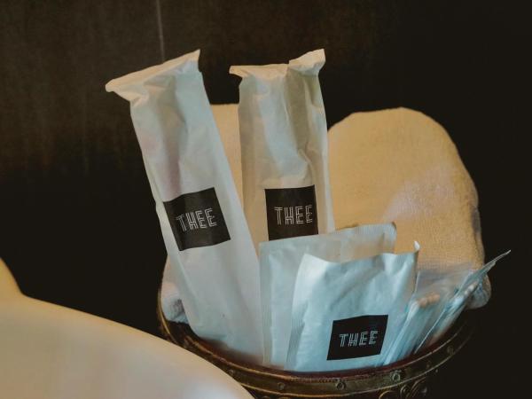 THEE Kashatharn by TH District : photo 2 de la chambre chambre double ou lits jumeaux deluxe avec balcon