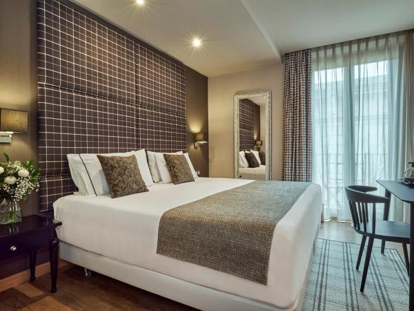 Hesperia Barcelona Barri Gòtic : photo 4 de la chambre chambre double ou lits jumeaux supérieure avec balcon