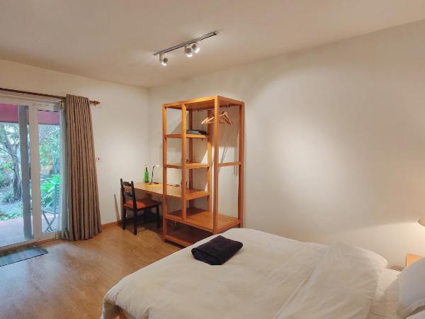 Nextdoor Kathmandu : photo 4 de la chambre chambre double - vue sur jardin