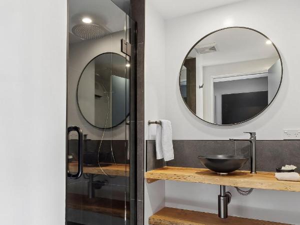 Hampshire Holiday Parks - Queenstown Lakeview : photo 1 de la chambre pārore - deluxe studio room